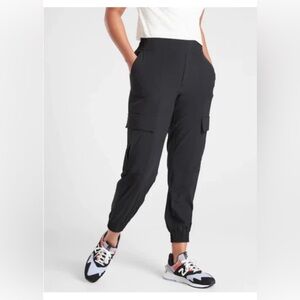 Athleta Chelsea Utility Jogger Black Pants RN 54023 Women’s Size 2
